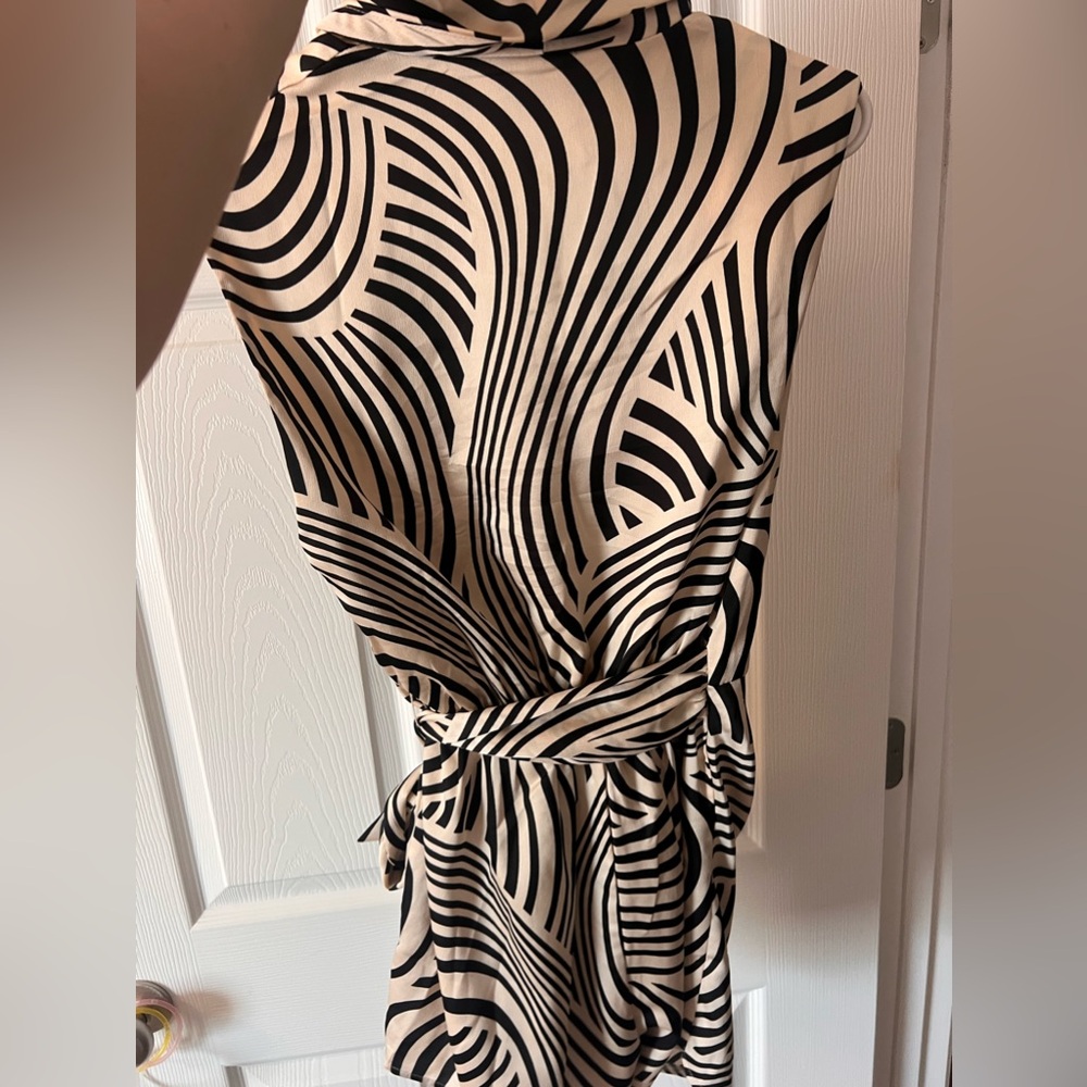 Fun print romper - Picture 3 of 3